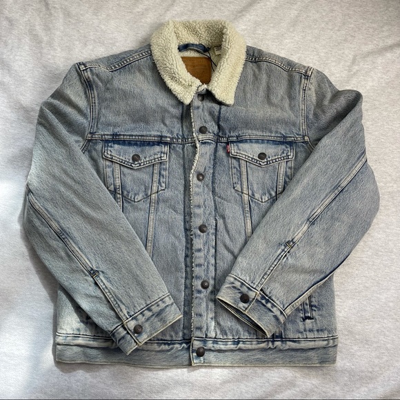 Levi’s Sherpa Jean Jacket - Picture 1 of 4